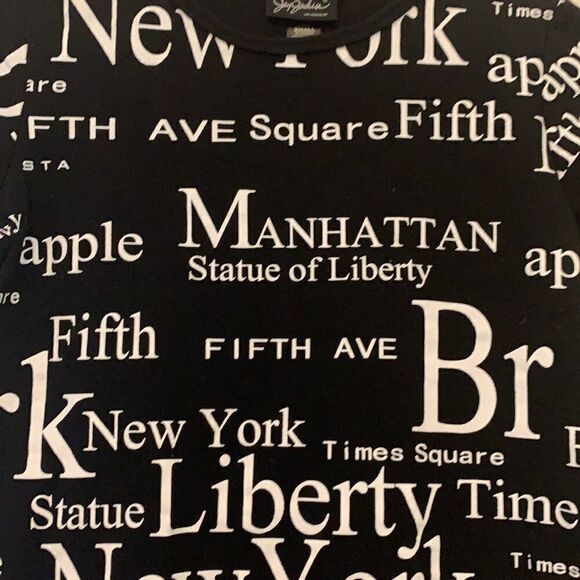 Jay Joshua, NY black short sleeve tee with New York white print jargon. Size S - Picture 5 of 6